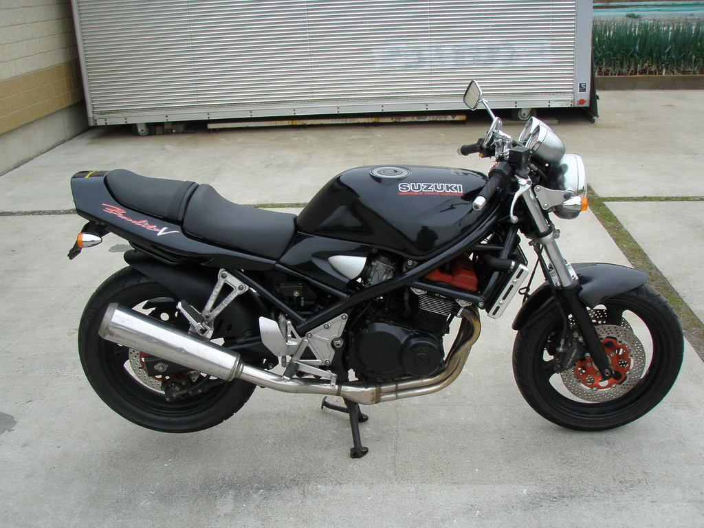 Купить мотоцикл Suzuki Bandit400V 1991 фото 6